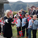 Kronprinsessen ankommer Ullinsvin - der hun sto for åpningen av nye Ullensvin galleri. Foto: Stian Lysberg Solum / NTB scanpix
